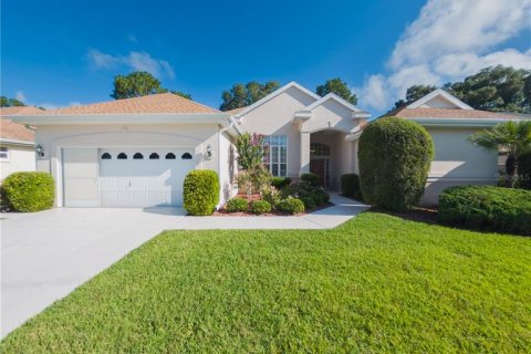 House in Ocala, Florida 3 bedrooms, 234.76 sq.m. № 1900288 - photo 1
