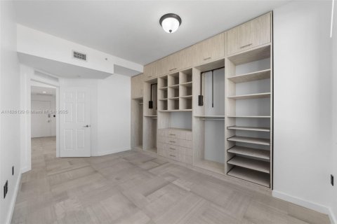 Copropriété à vendre à Hallandale Beach, Floride: 3 chambres, 159.33 m2 № 1800671 - photo 19