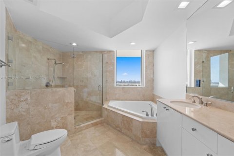 Copropriété à vendre à Hallandale Beach, Floride: 3 chambres, 159.33 m2 № 1800671 - photo 12