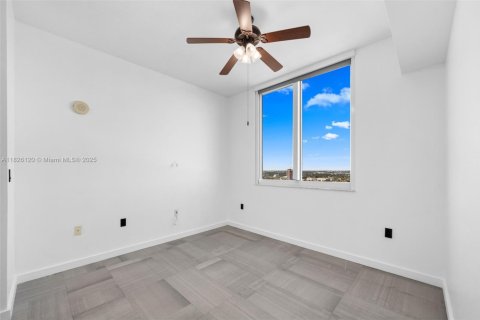Copropriété à vendre à Hallandale Beach, Floride: 3 chambres, 159.33 m2 № 1800671 - photo 24