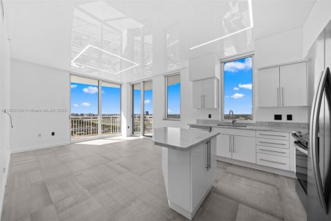 Copropriété à vendre à Hallandale Beach, Floride: 3 chambres, 159.33 m2 № 1800671 - photo 7