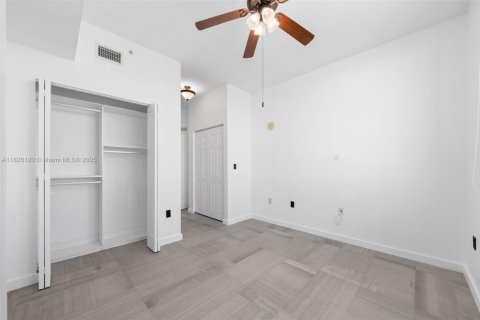 Copropriété à vendre à Hallandale Beach, Floride: 3 chambres, 159.33 m2 № 1800671 - photo 23