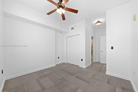 Copropriété à vendre à Hallandale Beach, Floride: 3 chambres, 159.33 m2 № 1800671 - photo 22
