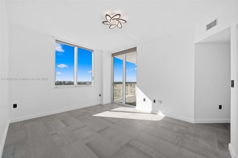 Copropriété à vendre à Hallandale Beach, Floride: 3 chambres, 159.33 m2 № 1800671 - photo 17