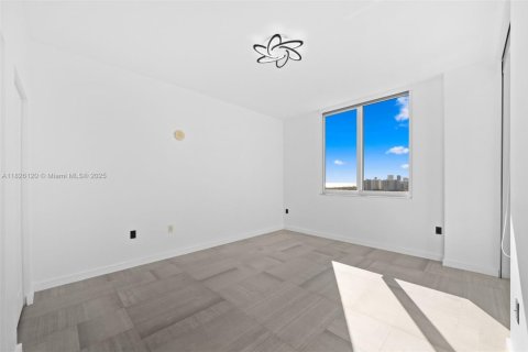 Copropriété à vendre à Hallandale Beach, Floride: 3 chambres, 159.33 m2 № 1800671 - photo 16