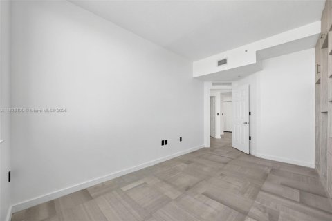 Copropriété à vendre à Hallandale Beach, Floride: 3 chambres, 159.33 m2 № 1800671 - photo 18