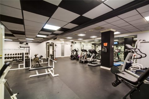 Condo in Miami, Florida, 1 bedroom  № 1788776 - photo 14