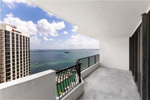 Condo in Miami, Florida, 1 bedroom  № 1788776 - photo 4
