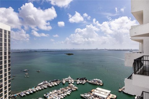 Condo in Miami, Florida, 1 bedroom  № 1788776 - photo 1