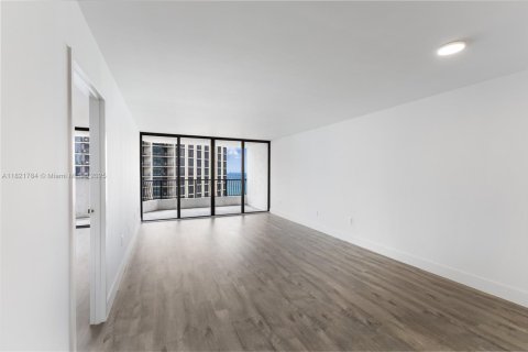 Condo in Miami, Florida, 1 bedroom  № 1788776 - photo 5