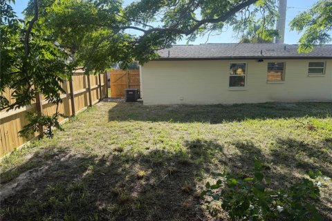 Casa en venta en Port Richey, Florida, 2 dormitorios, 69.12 m2 № 2150976 - foto 21