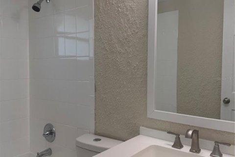 Casa en venta en Port Richey, Florida, 2 dormitorios, 69.12 m2 № 2150976 - foto 9