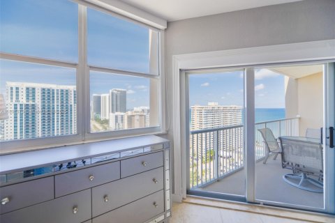 Copropriété à louer à Hallandale Beach, Floride: 1 chambre, 80.82 m2 № 1861960 - photo 15