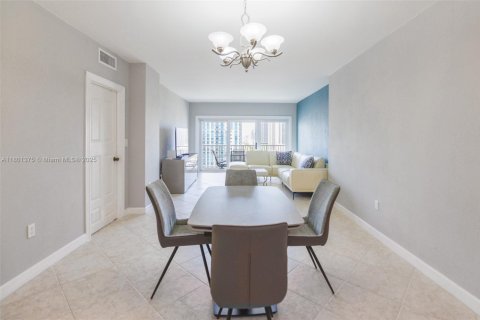 Copropriété à louer à Hallandale Beach, Floride: 1 chambre, 80.82 m2 № 1861960 - photo 3