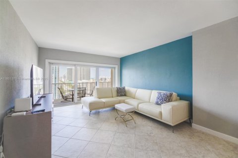 Copropriété à louer à Hallandale Beach, Floride: 1 chambre, 80.82 m2 № 1861960 - photo 5