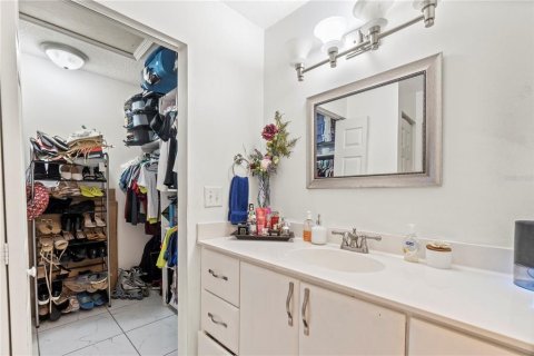 Condo in Kissimmee, Florida, 2 bedrooms  № 1895008 - photo 17