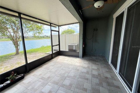 Townhouse in Riverview, Florida 3 bedrooms, 174.66 sq.m. № 2258884 - photo 15