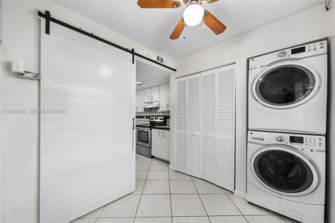 Adosado en alquiler en Davie, Florida, 2 dormitorios, 123.37 m2 № 2168970 - foto 9