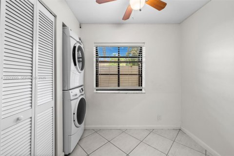 Adosado en alquiler en Davie, Florida, 2 dormitorios, 123.37 m2 № 2168970 - foto 8