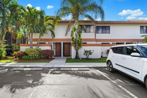 Adosado en Davie, Florida 2 dormitorios, 123.37 m2 № 2168970