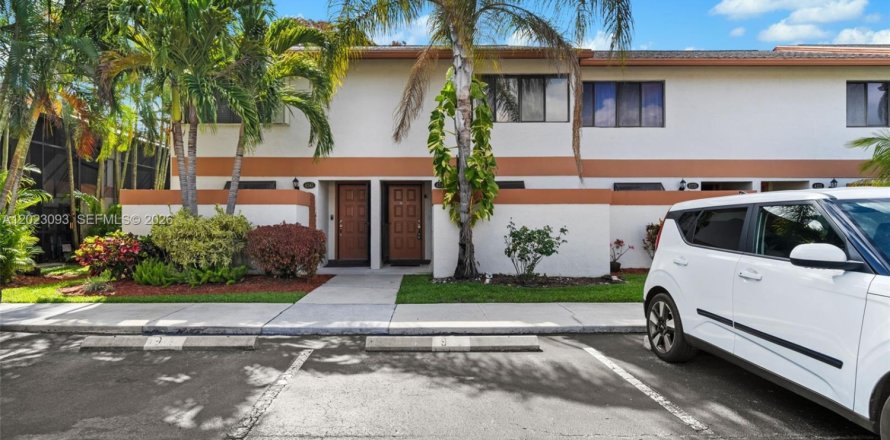 Adosado en Davie, Florida 2 dormitorios, 123.37 m2 № 2168970