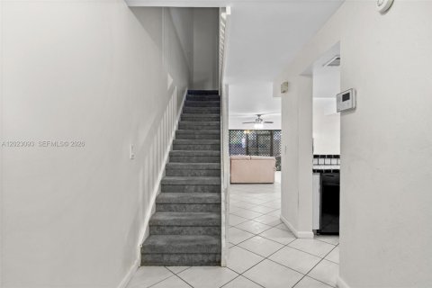 Adosado en alquiler en Davie, Florida, 2 dormitorios, 123.37 m2 № 2168970 - foto 2