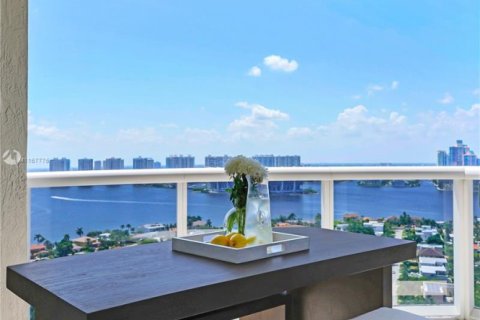 Condo in Sunny Isles Beach, Florida, 3 bedrooms  № 2012644 - photo 14
