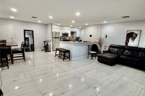 Villa ou maison à vendre à Oakland Park, Floride: 3 chambres, 117.43 m2 № 2268602 - photo 6