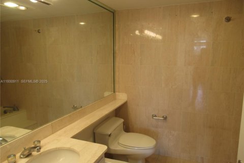 Снять в аренду кондоминиум в Ки-Бискейн, Флорида 2 спальни, 142.23м2, № 1989711 - фото 11