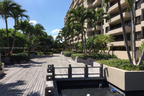 Снять в аренду кондоминиум в Ки-Бискейн, Флорида 2 спальни, 142.23м2, № 1989711 - фото 19