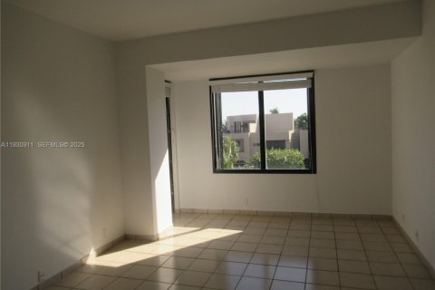 Снять в аренду кондоминиум в Ки-Бискейн, Флорида 2 спальни, 142.23м2, № 1989711 - фото 12