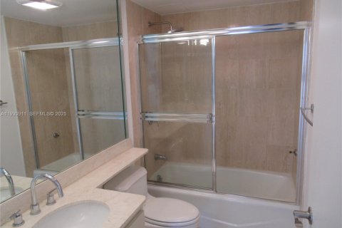 Снять в аренду кондоминиум в Ки-Бискейн, Флорида 2 спальни, 142.23м2, № 1989711 - фото 9