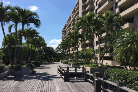 Снять в аренду кондоминиум в Ки-Бискейн, Флорида 2 спальни, 142.23м2, № 1989711 - фото 18