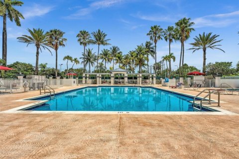 Купить виллу или дом в Майами, Флорида 4 спальни, 222.87м2, № 1825781 - фото 25