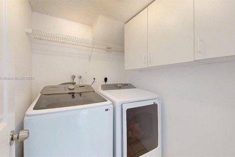 Купить виллу или дом в Майами, Флорида 4 спальни, 222.87м2, № 1825781 - фото 20