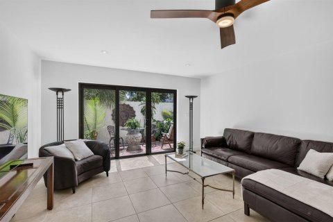 Adosado en venta en Fort Lauderdale, Florida, 2 dormitorios, 111.85 m2 № 2387008 - foto 14