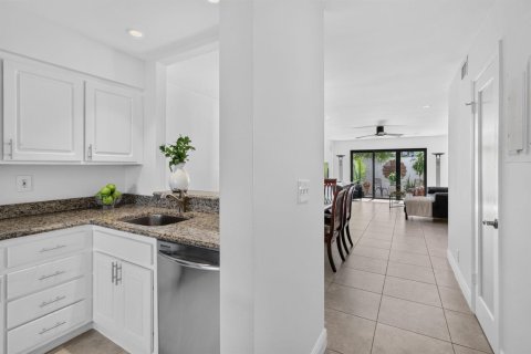 Adosado en venta en Fort Lauderdale, Florida, 2 dormitorios, 111.85 m2 № 2387008 - foto 9