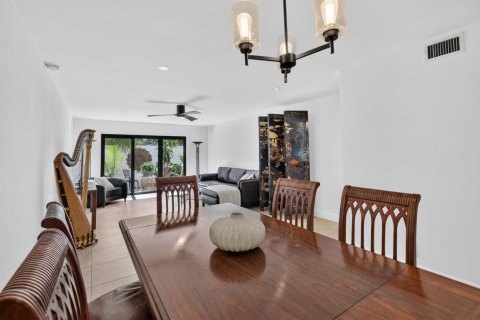 Adosado en venta en Fort Lauderdale, Florida, 2 dormitorios, 111.85 m2 № 2387008 - foto 12