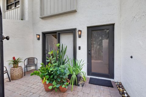 Adosado en Fort Lauderdale, Florida 2 dormitorios, 111.85 m2 № 2387008
