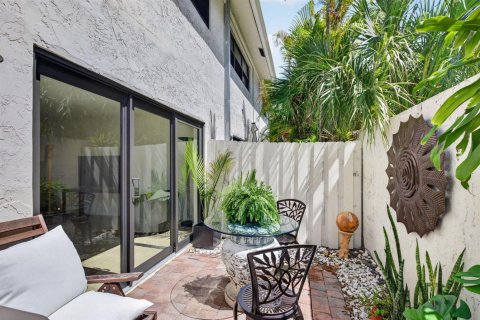 Adosado en venta en Fort Lauderdale, Florida, 2 dormitorios, 111.85 m2 № 2387008 - foto 20