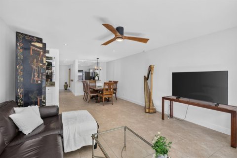 Adosado en venta en Fort Lauderdale, Florida, 2 dormitorios, 111.85 m2 № 2387008 - foto 15