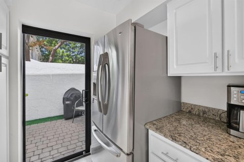 Adosado en venta en Fort Lauderdale, Florida, 2 dormitorios, 111.85 m2 № 2387008 - foto 6