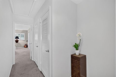 Adosado en venta en Fort Lauderdale, Florida, 2 dormitorios, 111.85 m2 № 2387008 - foto 28