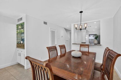 Adosado en venta en Fort Lauderdale, Florida, 2 dormitorios, 111.85 m2 № 2387008 - foto 11