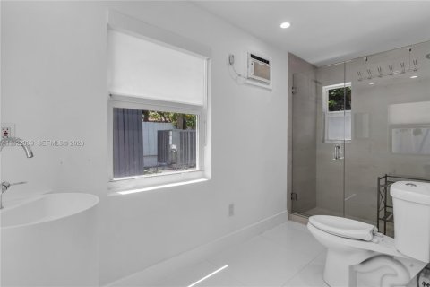 Villa ou maison à louer à Miami Beach, Floride: 4 chambres, 252.97 m2 № 2085527 - photo 28