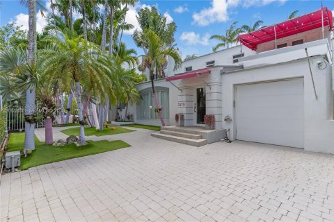 Villa ou maison à louer à Miami Beach, Floride: 4 chambres, 252.97 m2 № 2085527 - photo 3