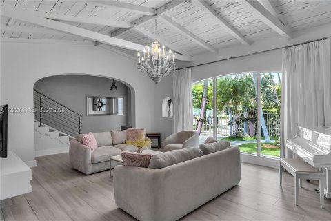 Villa ou maison à louer à Miami Beach, Floride: 4 chambres, 252.97 m2 № 2085527 - photo 6