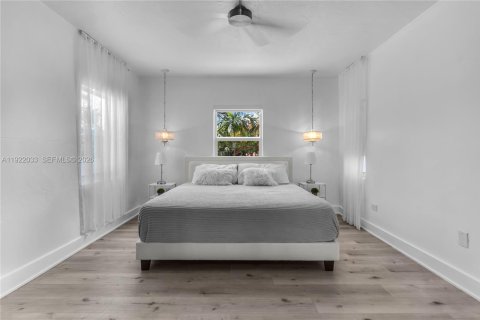 Villa ou maison à louer à Miami Beach, Floride: 4 chambres, 252.97 m2 № 2085527 - photo 20