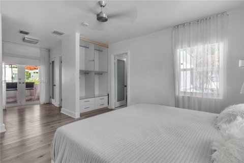 Villa ou maison à louer à Miami Beach, Floride: 4 chambres, 252.97 m2 № 2085527 - photo 21
