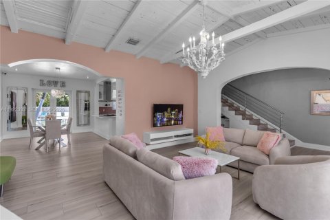 Villa ou maison à louer à Miami Beach, Floride: 4 chambres, 252.97 m2 № 2085527 - photo 7